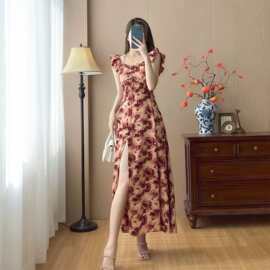 茶歇碎花裙法式气质绝美连衣裙女设计感夏季新款收腰显瘦开叉长裙