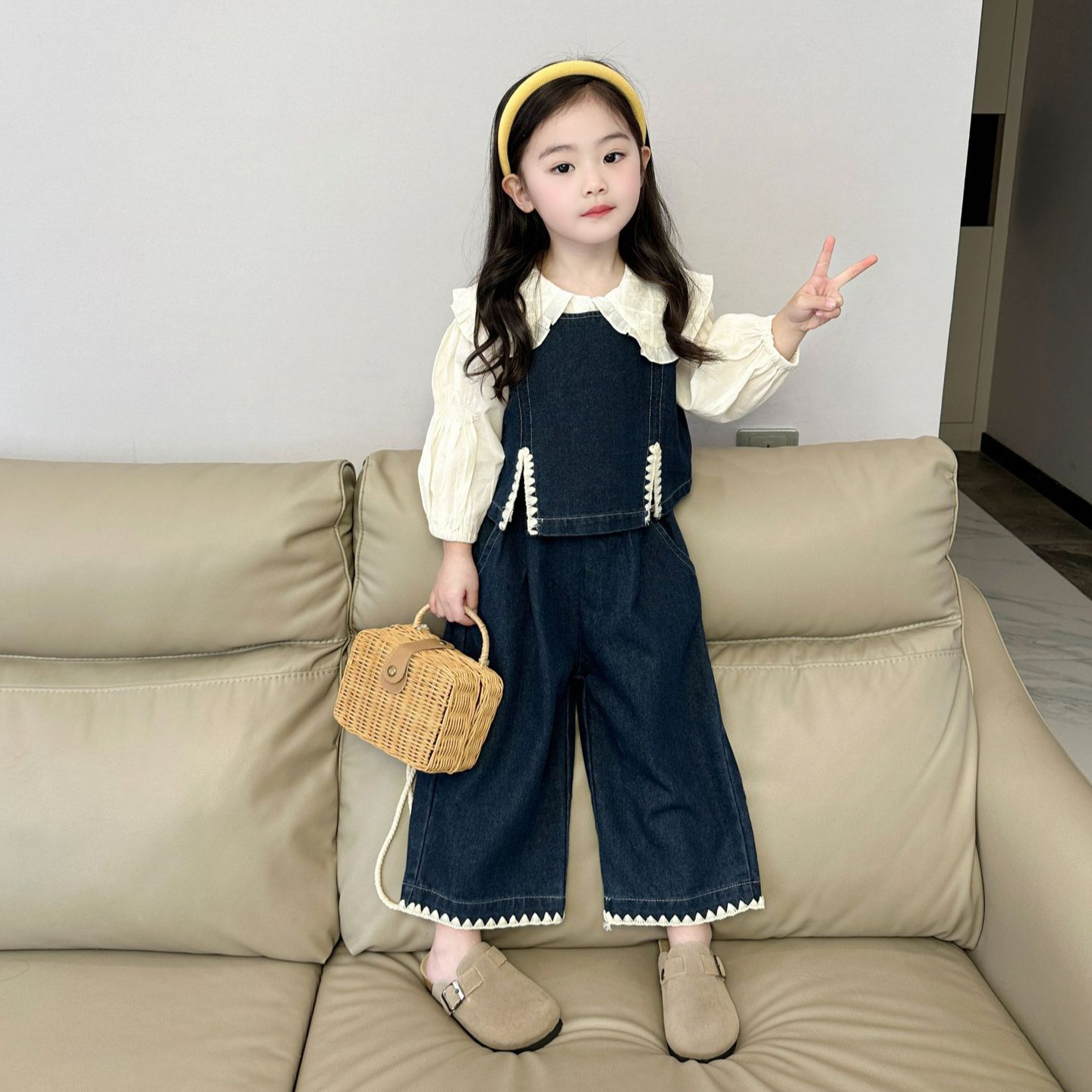 2024 herfst nieuw meisjes modieus pak, kinder stijlvol kraag shirt + denim vest broek driedelige set_voghion.com