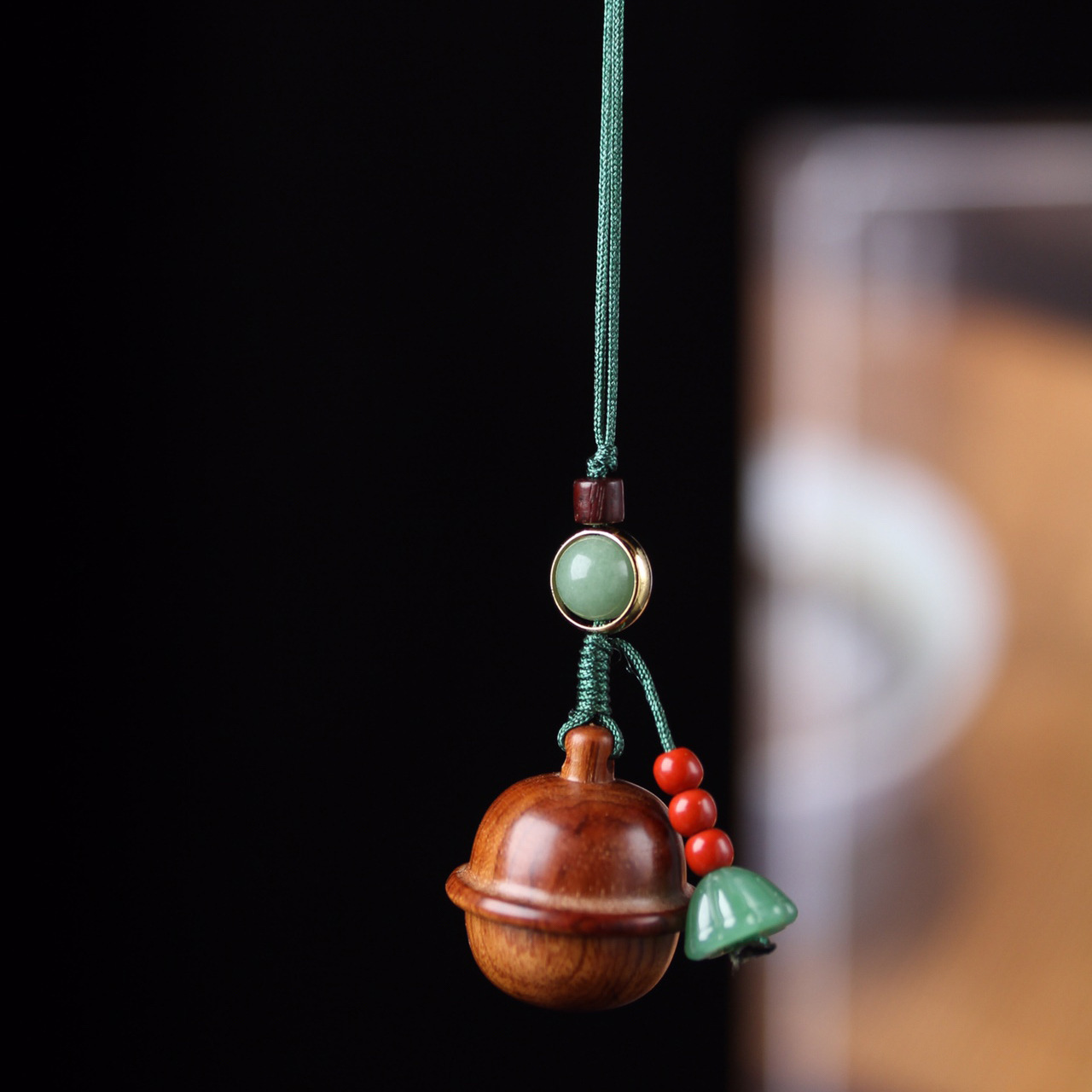 Wooden Gourd Incense Diffuser, Longevity Wish Hollow-Out Treasure Bottle with Tassel, Car Hanging Ornament, Suitable for Live Streaming