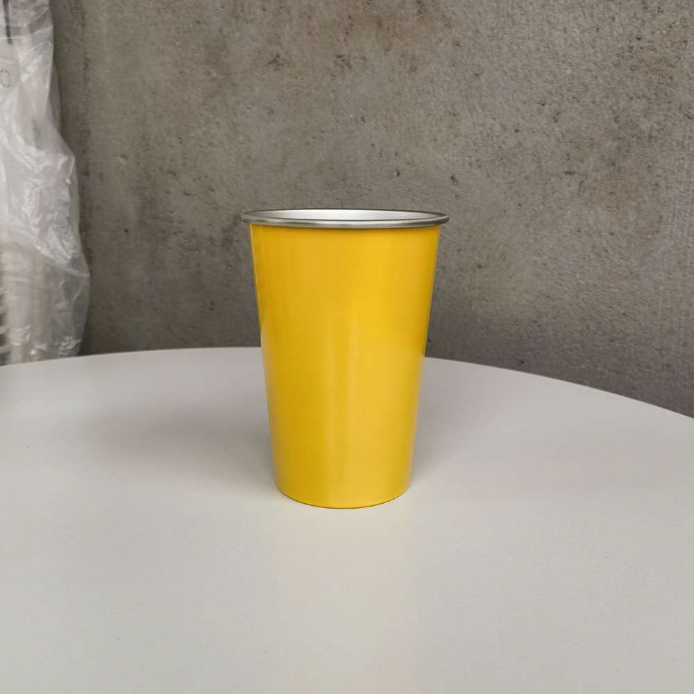 Copa de campamento amarillo relámpago