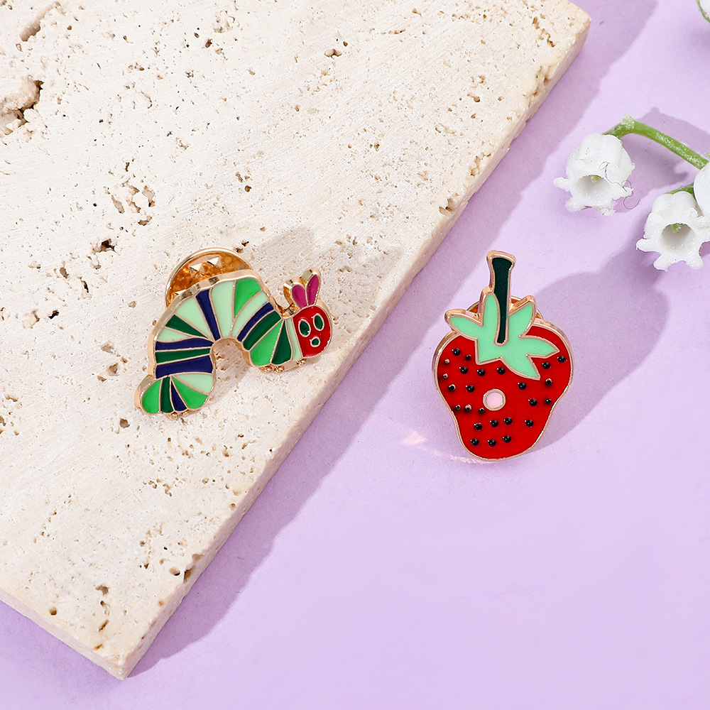 4g Weight Brooches Classification Holiday, Daily Occasion Alloy Material Cartoon, Strawberry Pattern Unisex Gender Enamel Design Casual, Cute Style Casual Cute Pin Cartoon Strawberry Alloy Enamel Unisex Brooches 7
