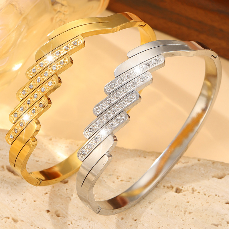 Brazalete de acero de titanio japonés y coreano variado estilo de pareja de diamantes irregulares personalidad simple diseño brazalete mujer no decoloración joyas