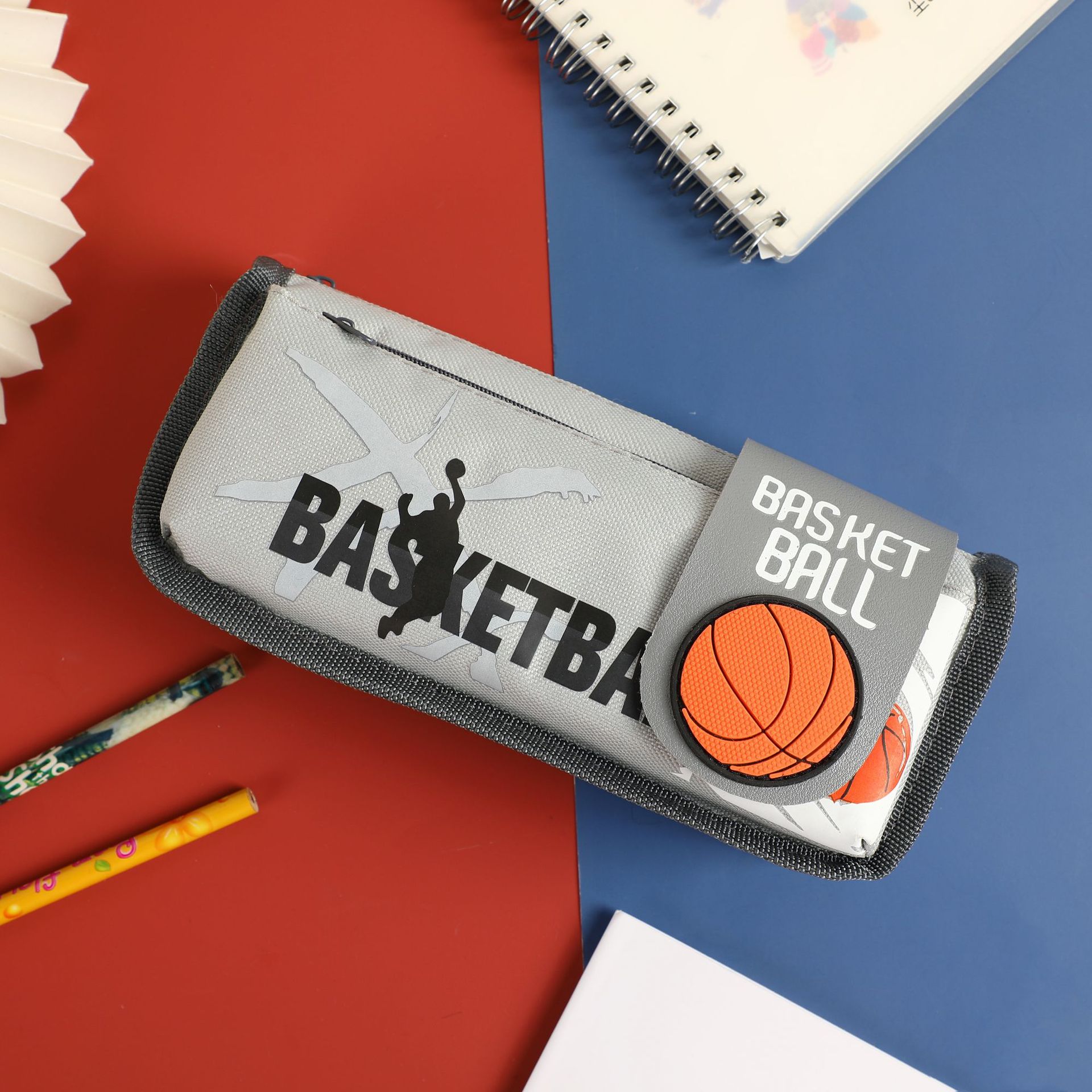 Bolsas de lápiz de baloncesto transfronterizas, estudiantes de secundaria, bolsas de papelería de gran capacidad, bolsas de lápiz simples de alto valor.