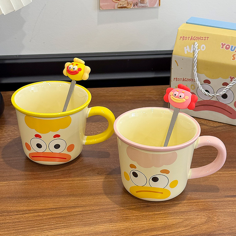 かわいい萌えピエロマグカップのアイデアは、カップセラミックの蓋付きスプーンカップルストローカップの誕生日プレゼントを責めます|undefined