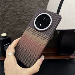 適用華為mate70pケブラーキネスケース磁気吸引プラウ70u炭素繊維半包PC保護カバー