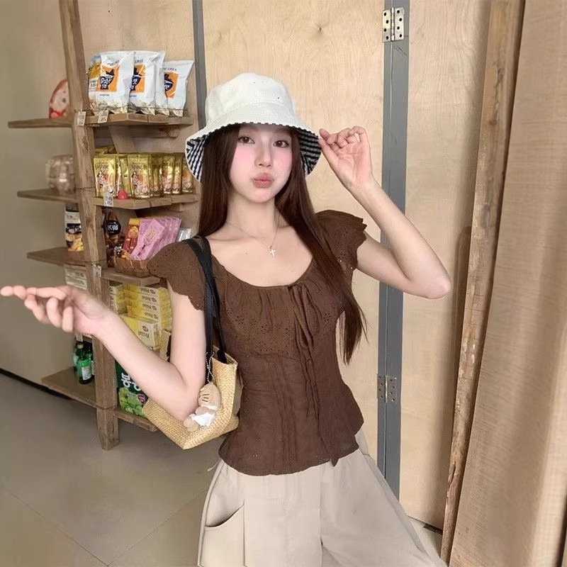 Sweet French-Style Ruffled Shirt for Women, New Summer Design, Slim-Fitting Waist-Cinching Top, High-End Blouse
