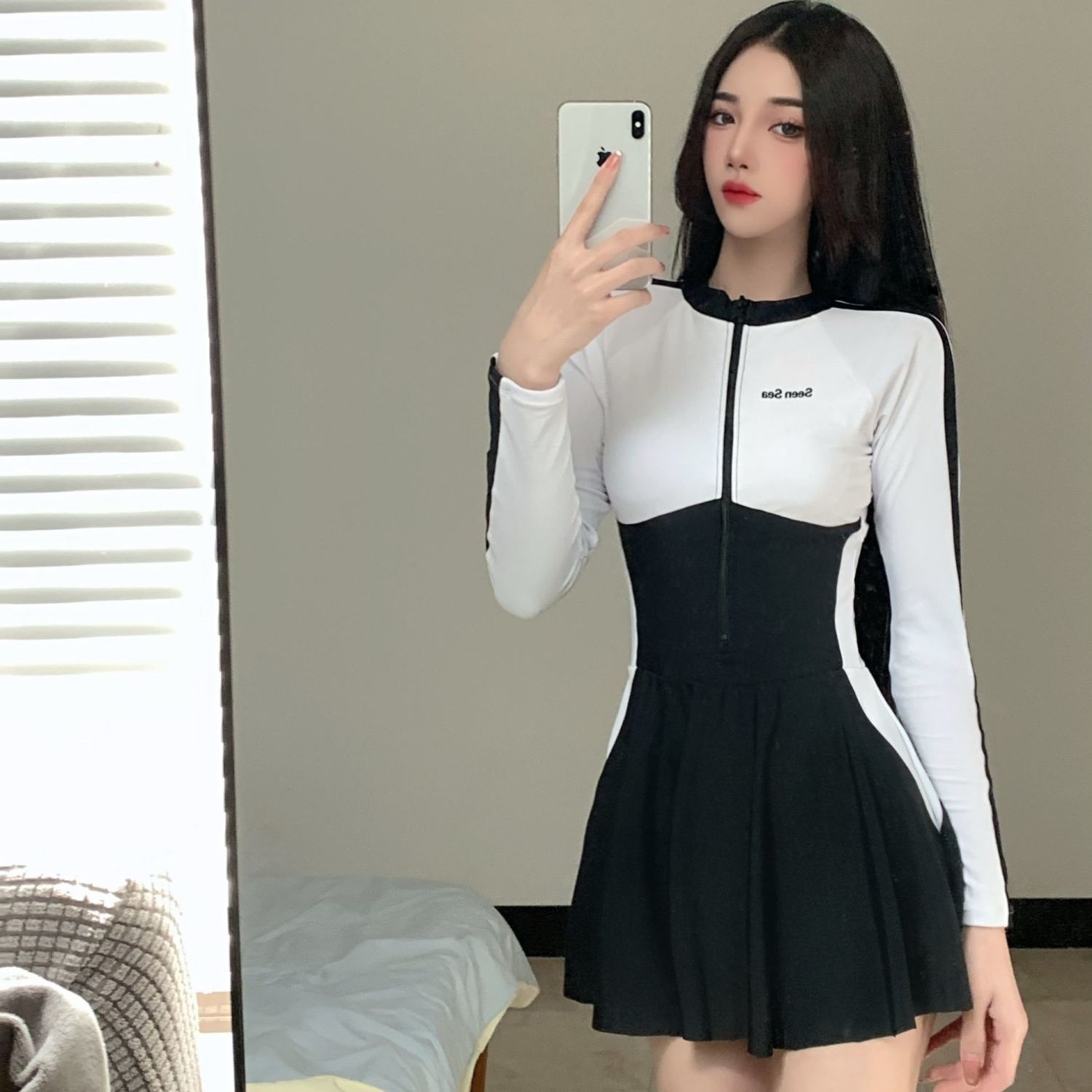 One-piece swimsuit women's belly-covering slimming conservative swimsuit student swimming pool special long sleeve sun protection sports swimsuit