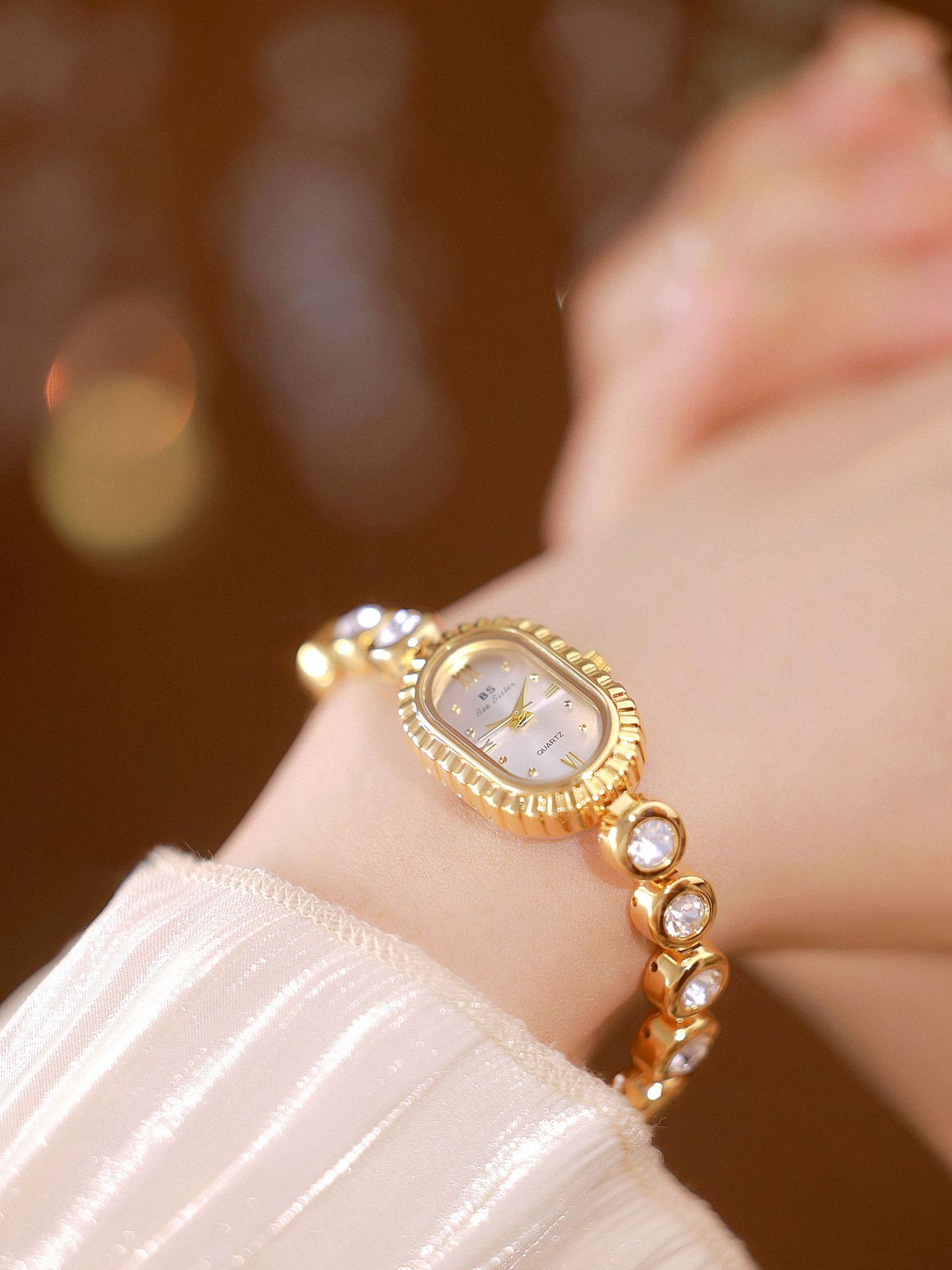 60g Weight Tempered Glass Mirror Material Alloy Strap Material Watch Classification Pointer Display Type Jewelry Buckle Buckle Style Oval Dial Shape Casual, Daily Occasion Quartz Movement Solid Color Pattern Women's Gender Retro Style Retro Solid Color Jewelry Buckle Quartz Watch Women's Watches 6