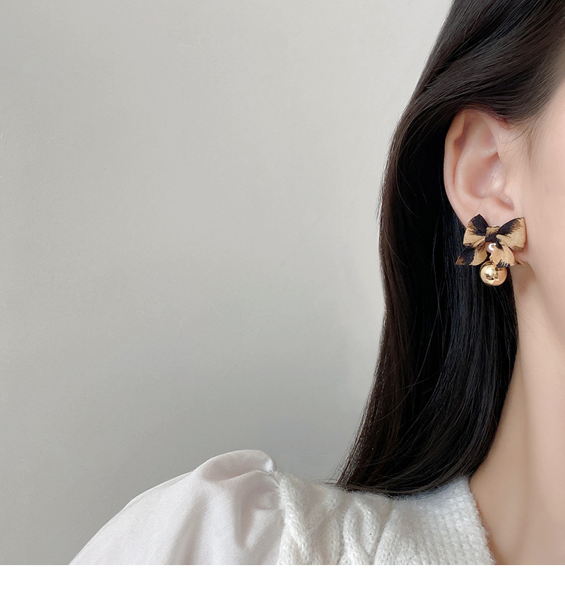Fashion Leopard Earrings Bow Metal Heart Earrings Autumn and Winter Earringspicture1