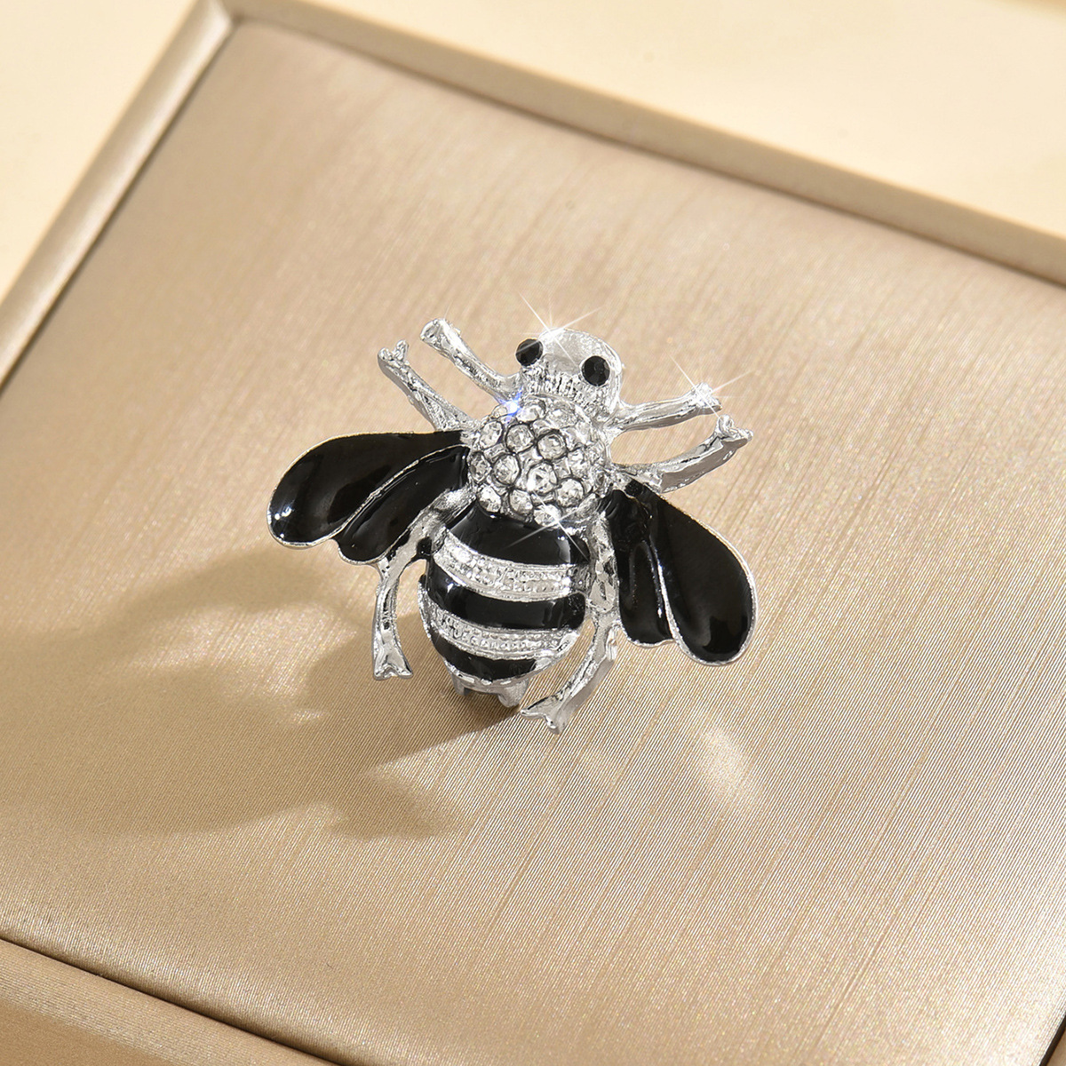Cross-border nuevo esmalte simple diamante miel broche nicho femenino de alta sensación pin diy insectos accesorios de traje