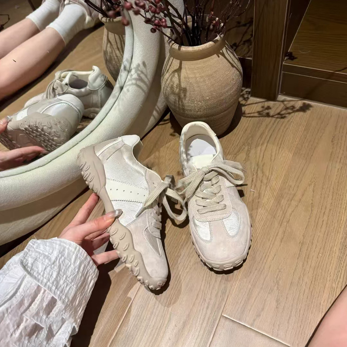 Zapatos de entrenamiento de cuero anti-deslizante de suela gruesa para mujeres 2025, nuevos zapatos de primavera para mujeres, zapatos de suela suave para mujeres