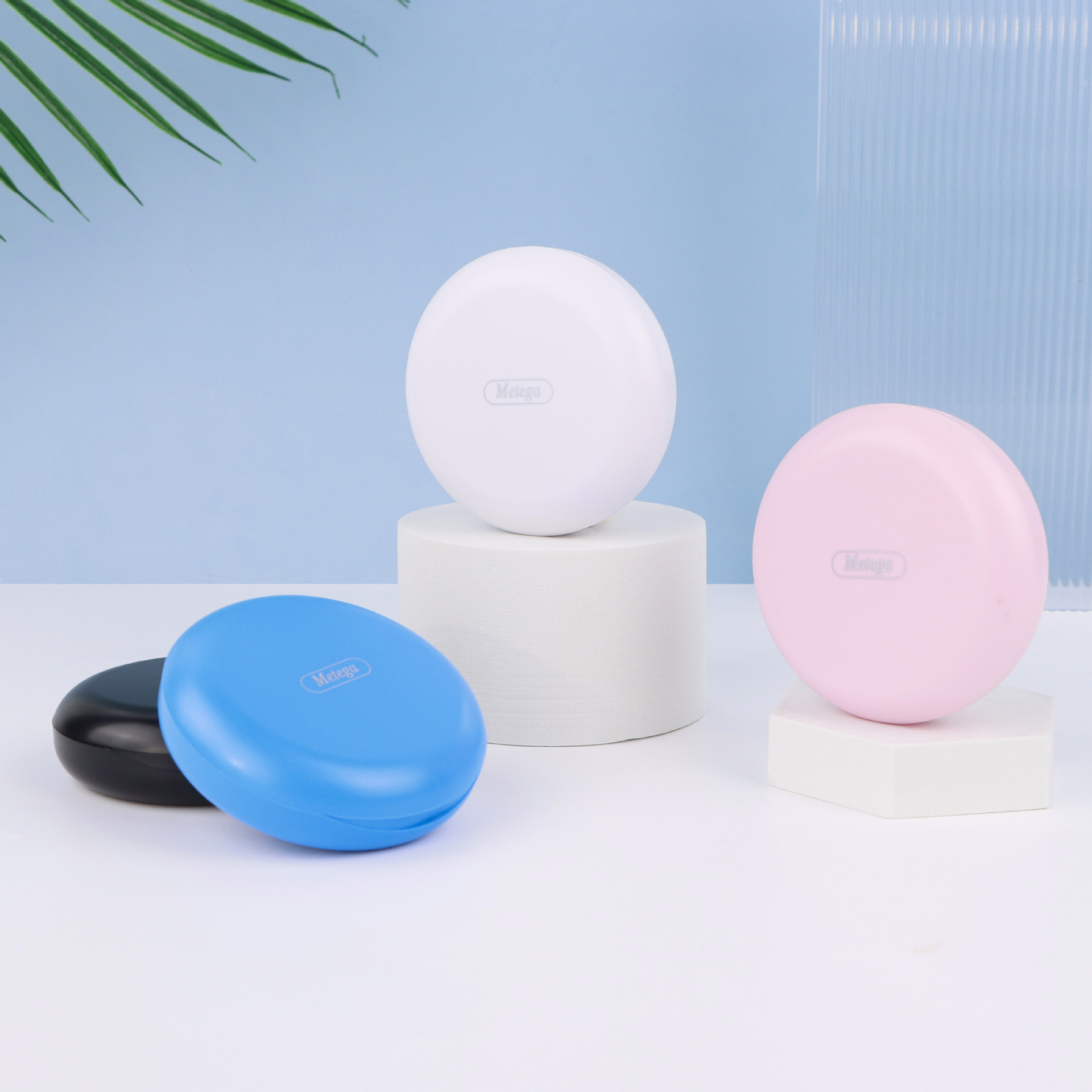 Metega magnetic braces box dustproof portable braces box compact magnetic orthodontic retainer storage box