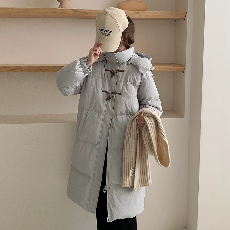 日系学院风牛角扣羽绒服女2024新款中长款宽松加厚连帽白鸭绒外套