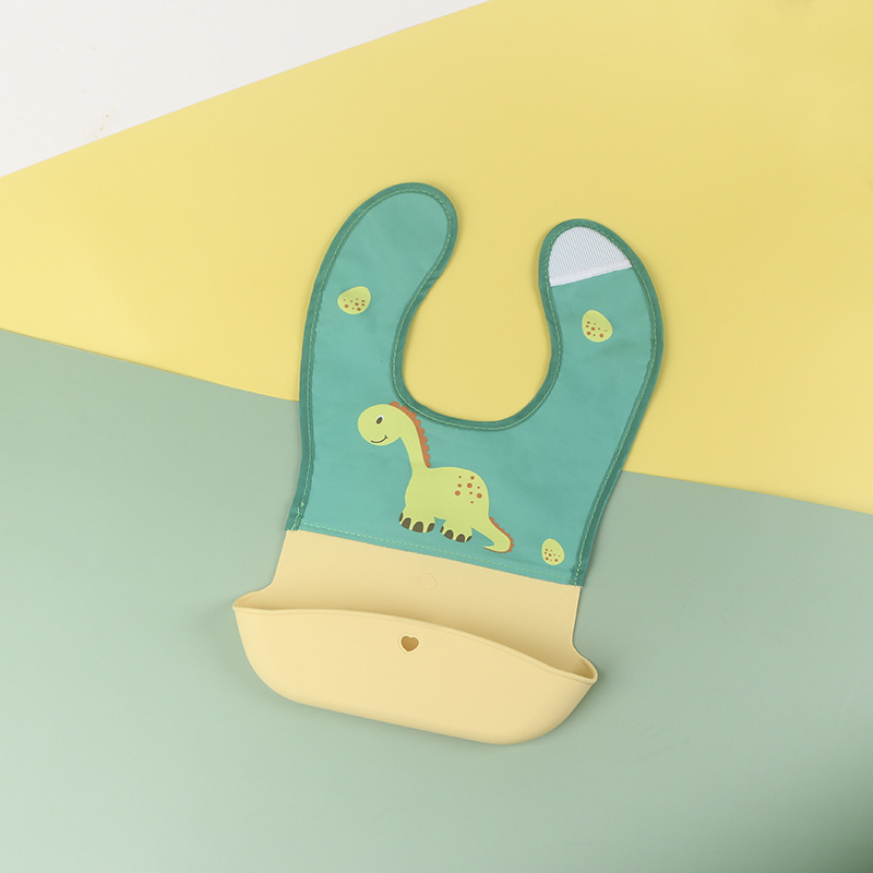 源头工厂定制食品级宝宝口水兜立体拼接硅胶围兜学辅食围嘴饭兜