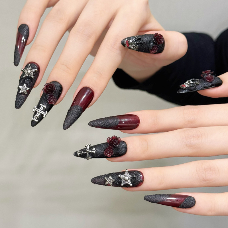 [Gothic Witch] Blood Sacrifice Personalized Hot Girl Dark Black Rose Skull Niche Fake Nails Wholesale Finished Products