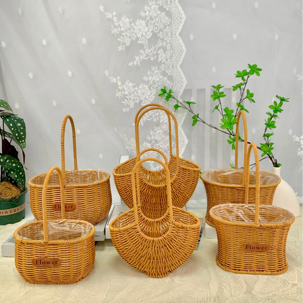 Arreglos florales portátiles de imitación de ratán, cestas de flores tejidas a mano, adornos de sala de estar, cestas de jardín, regalos a mano, cestas de flores