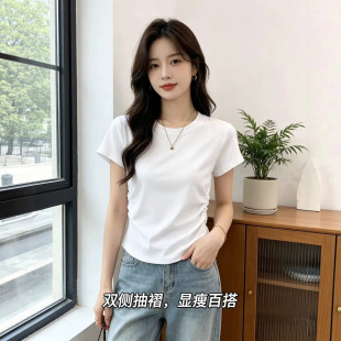 酒红色美式t恤