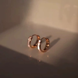 项链;耳钉;戒指