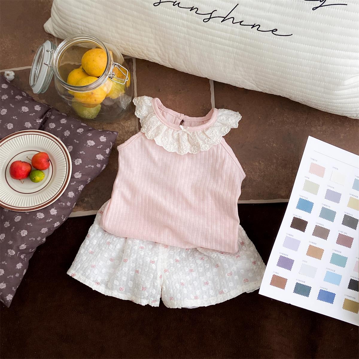 2025 verano nuevo estilo estilo occidental princesa niña traje collar de encaje a rayas 1-3 años pequeño mes estilo occidental traje pequeño