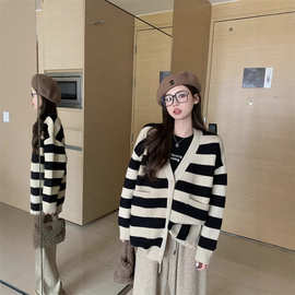 2024秋季新款宽松慵懒风毛衣女胖mm条纹软糯针织开衫外套上衣
