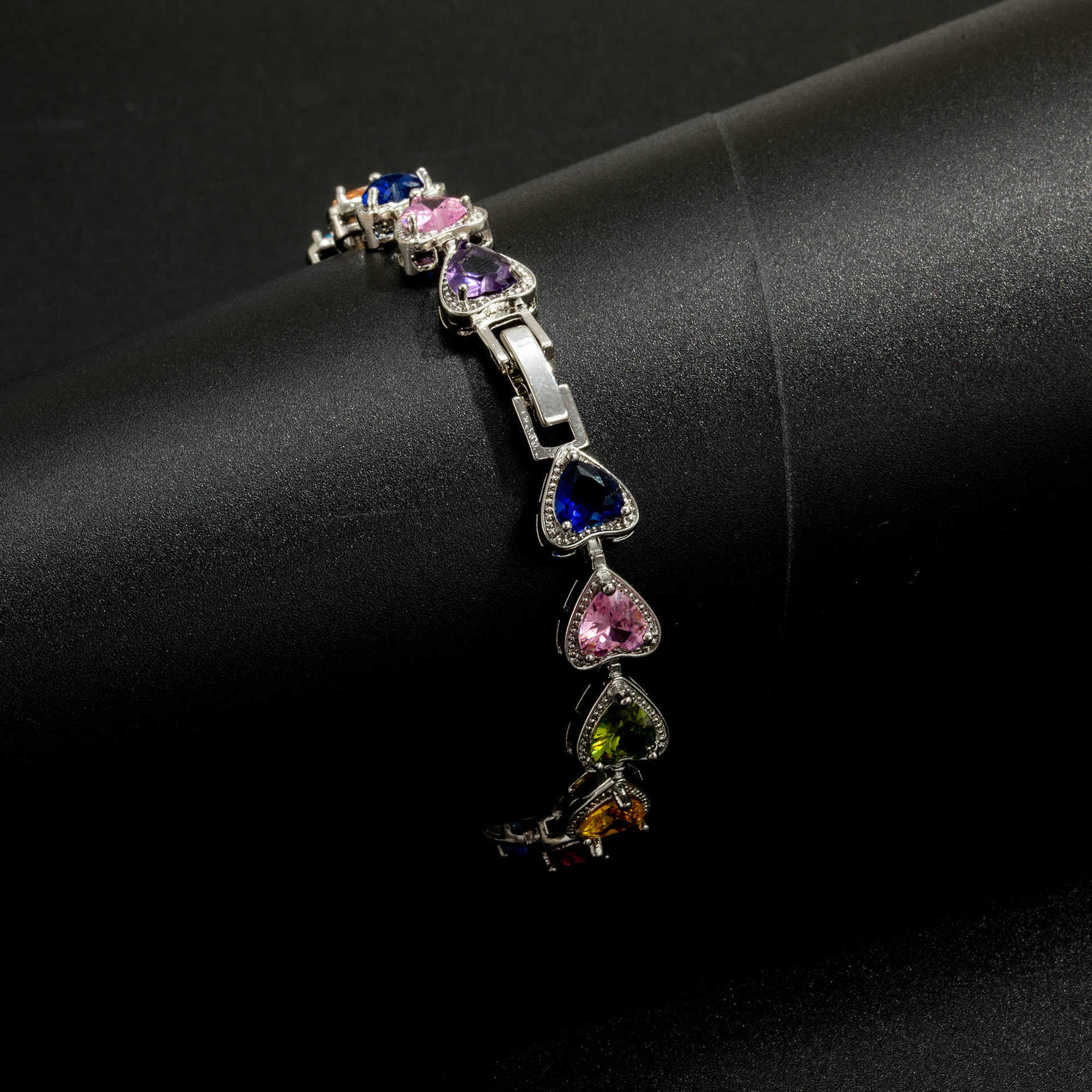 Retro Triangular Colored Crystal Luxury Bracelet Elegant Sophisticated Style Jewelry Accessory_voghion.com