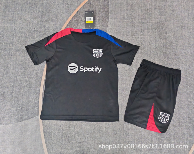 2425巴萨黑色训练服.jpg
