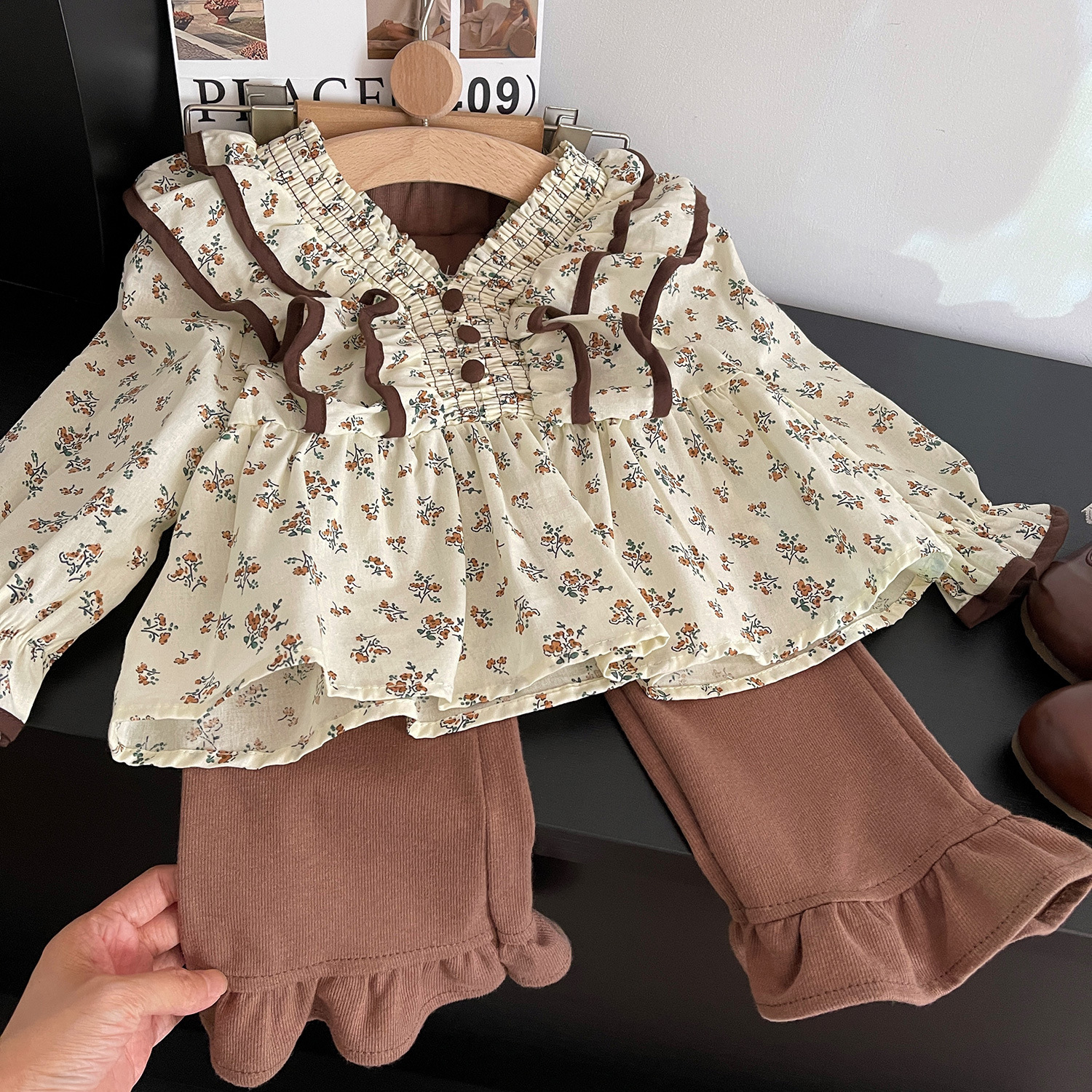 Mädchen Blumen V-ausschnitt Oberteil Und Schlaghose Set Herbst_voghion.com