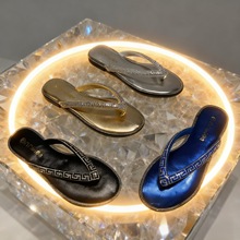 跨境专供时尚百搭镶钻平底拖鞋女夏季夹脚非洲人字拖 Flip-flops