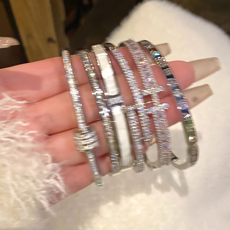 Real Gold electroplated zircon geometric bracelet elegant light luxury High sense bracelet simple commuter design sense bracelet wholesale Real Gold electroplated zircon geometric bracelet elegant light luxury High sense bracelet simple commuter design sense bracelet wholesale