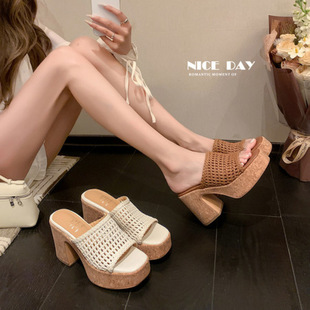 8CM�߸�¶ֺһ����Ь�⴩С���r�о����U�պ�״ָ�һ�_�ś���Ь