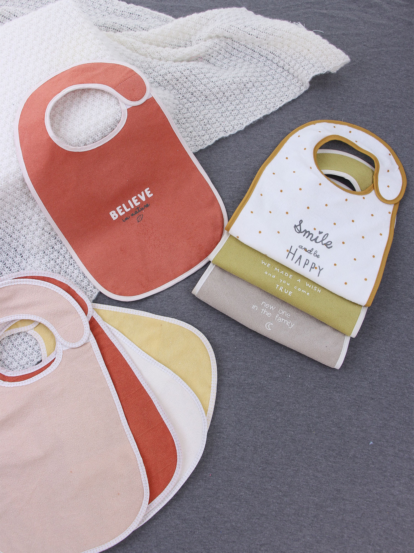 Baby toallas de saliva de algodón impermeable ensanchado recién nacido Europa y América buckle buckle resistente a la suciedad anti-vomitación de leche absorción de agua