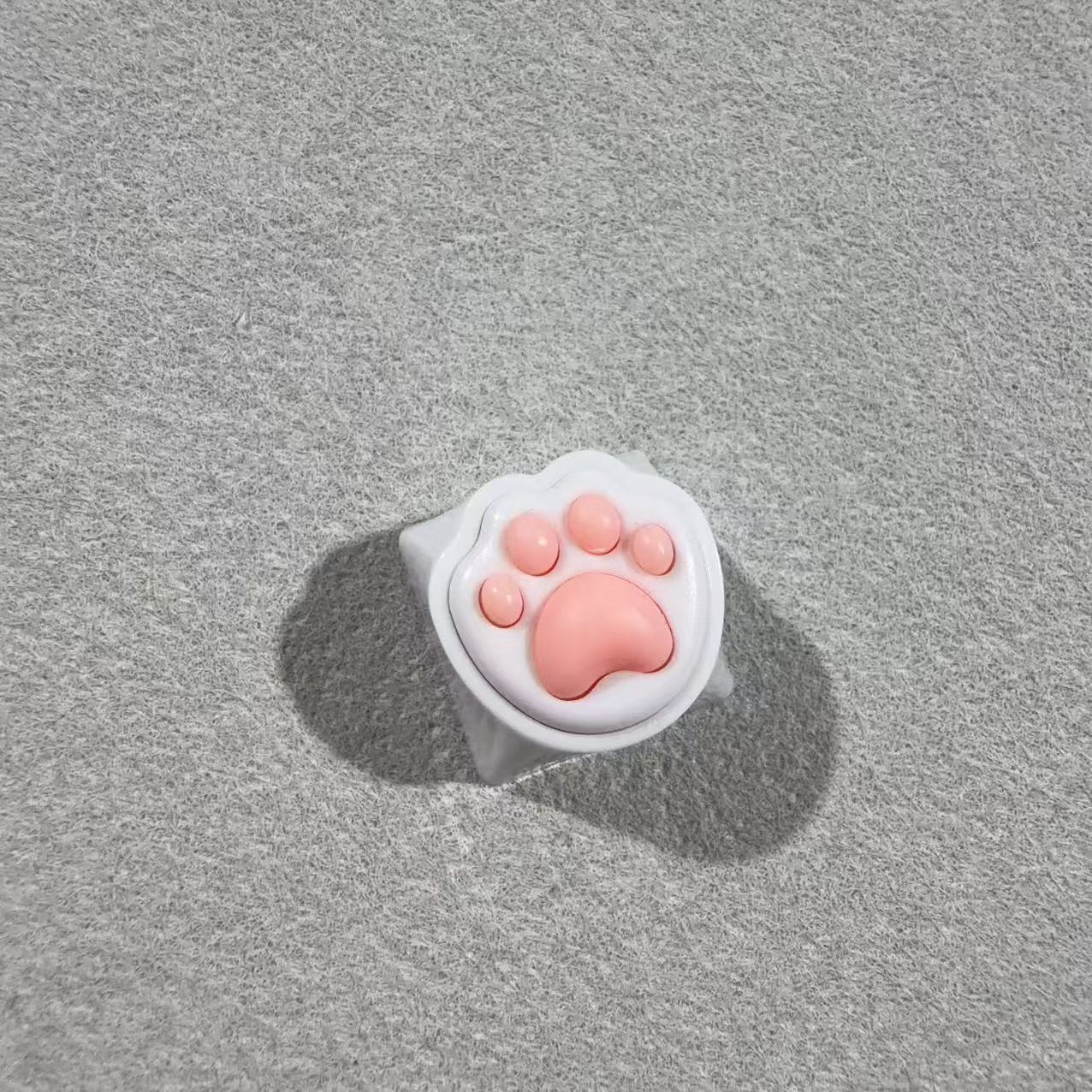 White shell-silicone cat claw cap