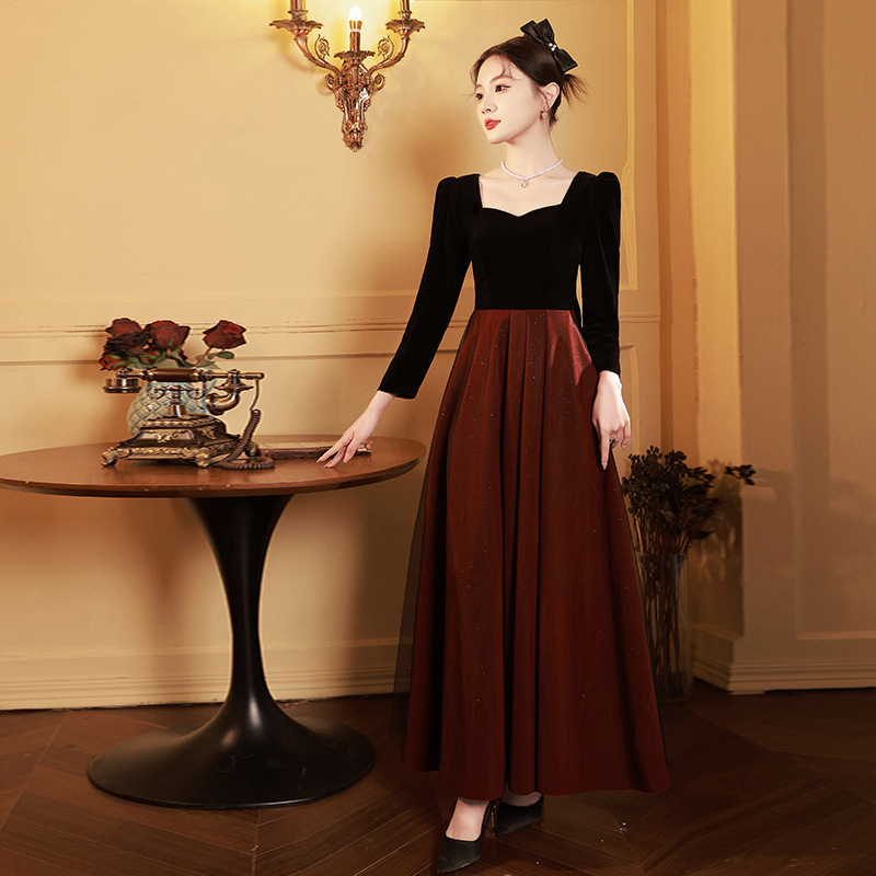 Long-Sleeved 2026 New Engagement Bride's Toast Dress Plus Size Evening Dress French Long Burgundy Velvet Evening Dress