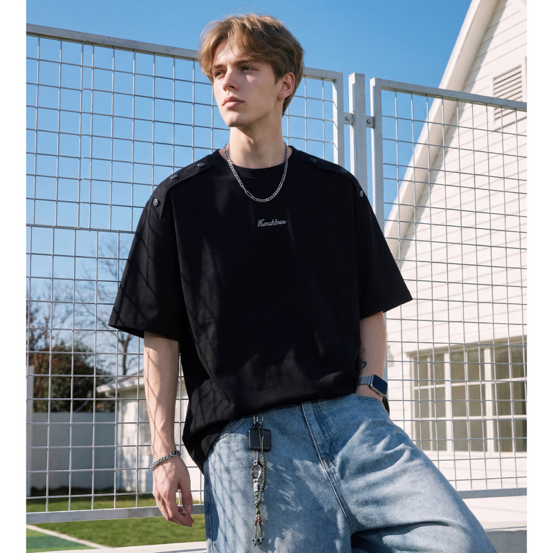 Highly Stylish American-Style Casual Short-Sleeve T-Shirt for Men, Summer Season, with Shoulder Button Closure, Simple Embroidered Design, Loose Fit Highly Stylish American-Style Casual Short-Sleeve T-Shirt for Men, Summer Season, with Shoulder Button Closure, Simple Embroidered Design, Loose Fit