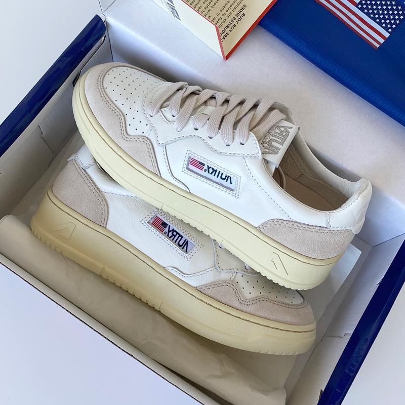 Suede white