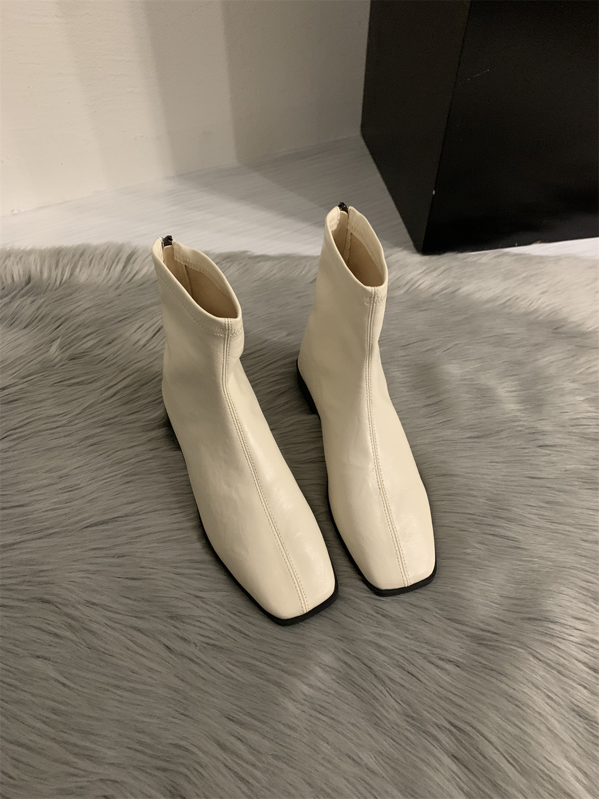 Minimalist Women's Soft Leather Square Toe Low Heel Knee Boots_voghion.com