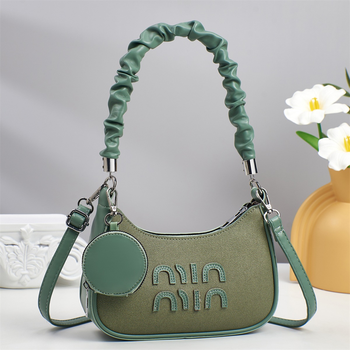 Bolso femenino de alta calidad práctico de gran capacidad para mujer bolso de bola de masa para mujer 2025 nuevo bolso de mensajero de un solo hombro