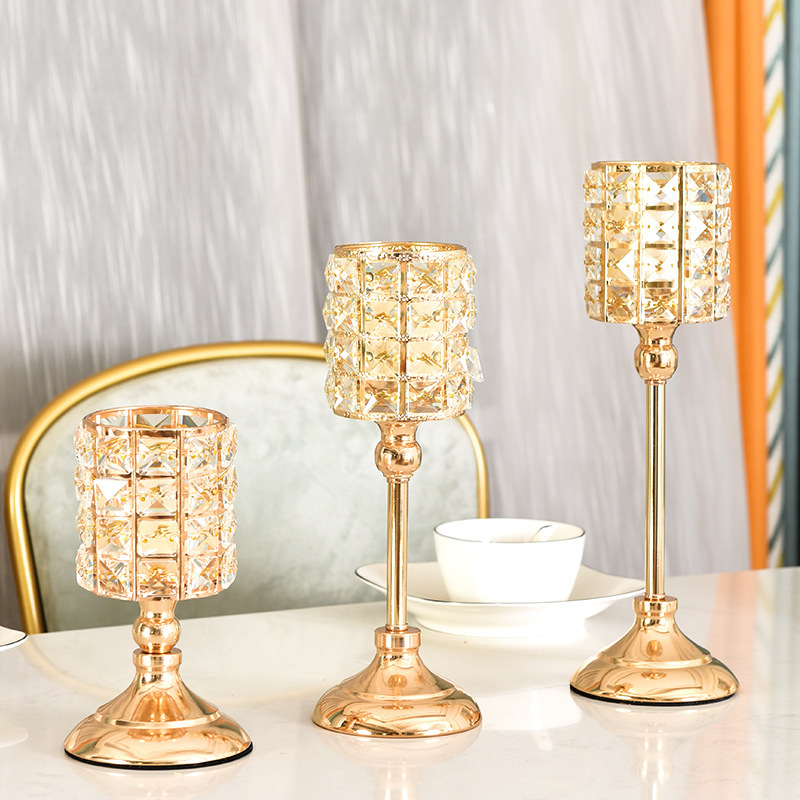 Europa lujosa candelabros de cristal transfronterizos adornos para el hogar accesorios de cena de velas de boda y venta directa de hierro forjado