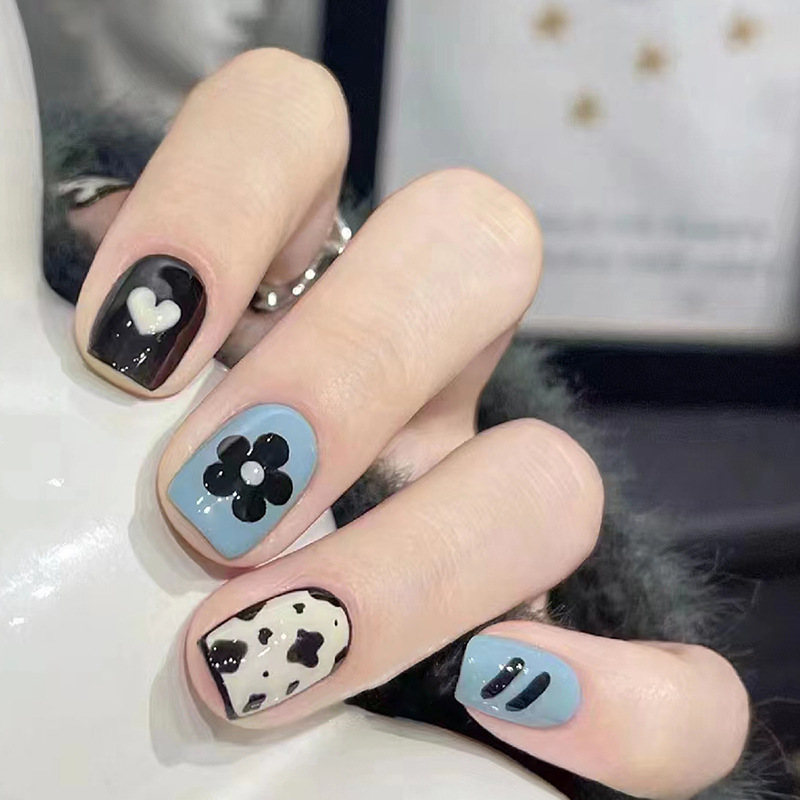 Wear nail oil painting short nail patch dopamine blooming flower love blue gray high-grade finished product detachable