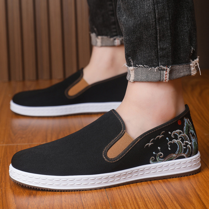 New Chinese Style Autumn New Ethnic Style Embroidered Old Beijing Cloth Shoes Canvas Shoes Breathable Slip-On Men's Shoes