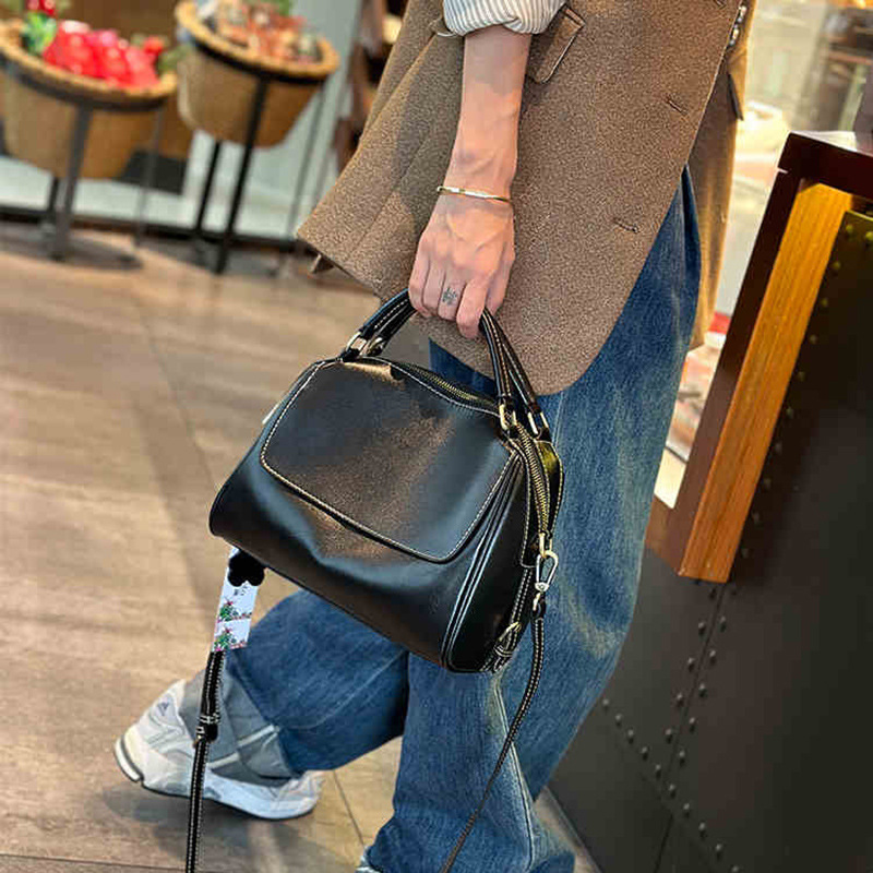 Genuine Leather Retro Women's Bag Spring/Summer 2026 New Casual Versatile Crossbody Bag High-End Large Capacity Shoulder Pillow Bag - Thumbnail 6