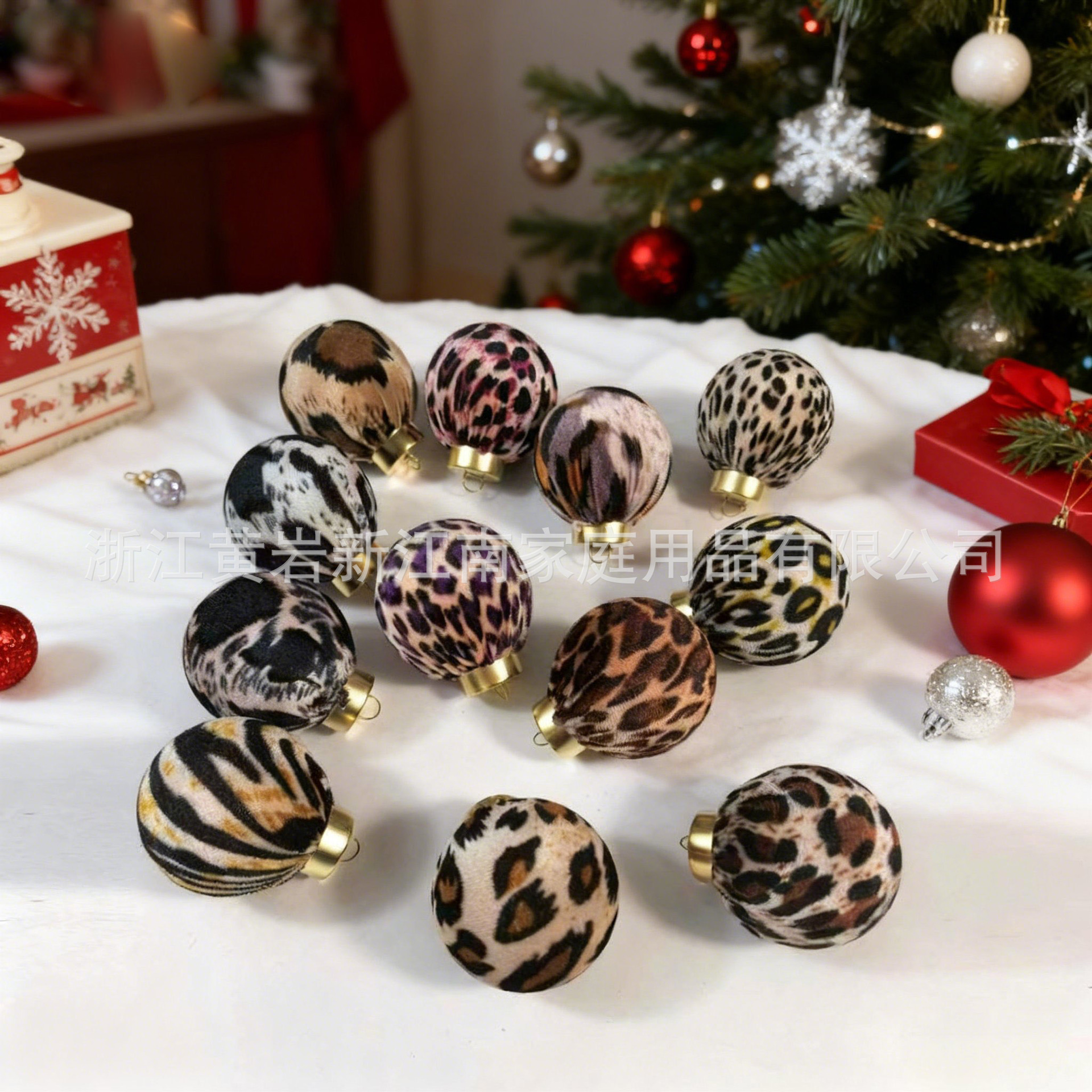 Explosión 6CM estampado de leopardo plástico cubierto bola de Navidad bola de decoración de árbol de Navidad de alto lujo