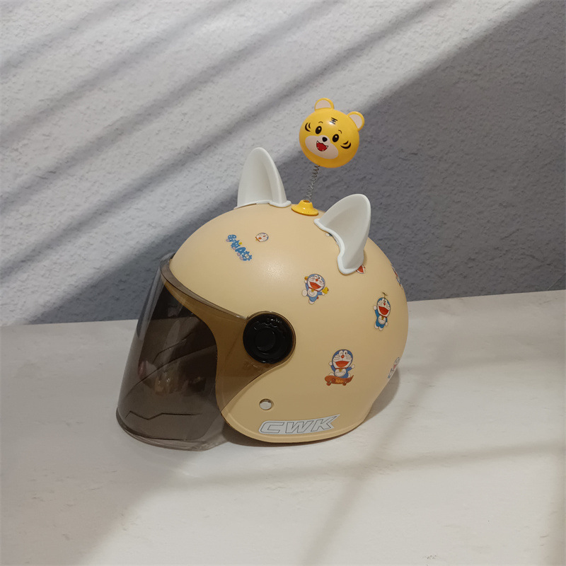 [가을, 겨울 스타일] 베이지 선크림 롱 + 화이트 고양이 귀 + 샤오후