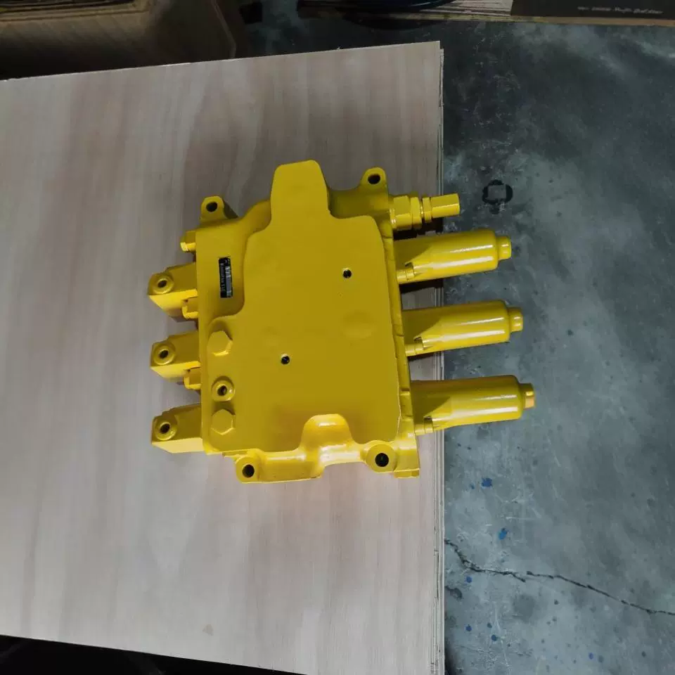 D375-3 главный клапан 709-63-11600