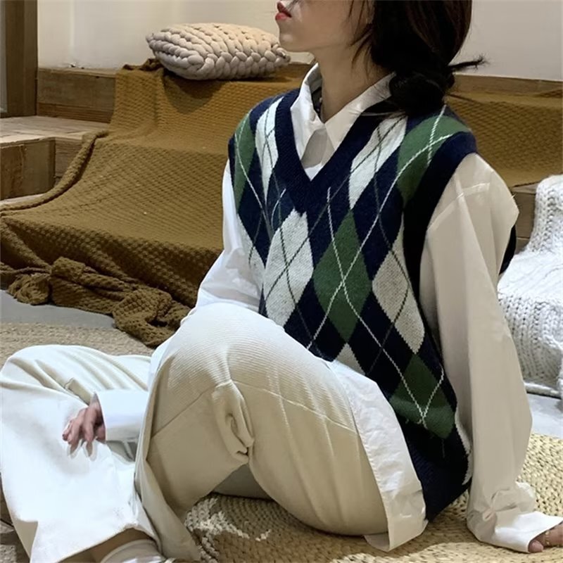 Rhombus sweater vest Japanese college style trendy loose casual color matching boys and girls sleeveless waistcoat knitted vest Rhombus sweater vest Japanese college style trendy loose casual color matching boys and girls sleeveless waistcoat knitted vest