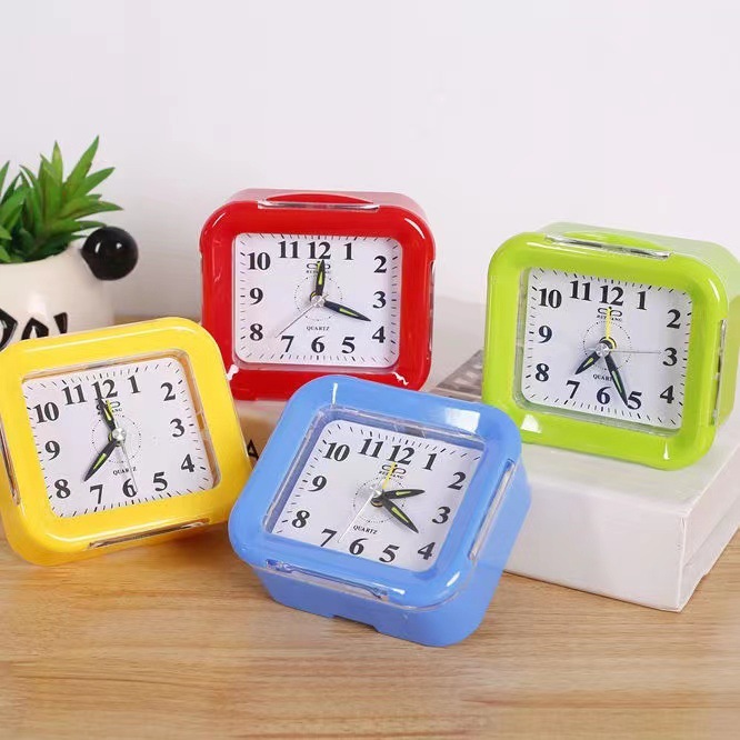 Directo de fábrica de moda simple de plástico rectangular pequeño reloj despertador dormitorio mudo alarma electrónica reloj digital