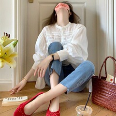 2025 新しい女性の長袖トップスデザインニッチ白シャツ女性の春と秋の人形襟早春シャツ