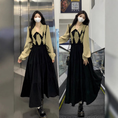 2025年秋季小众别致减龄格子针织拼接灯芯绒假两件显瘦中长连衣裙
