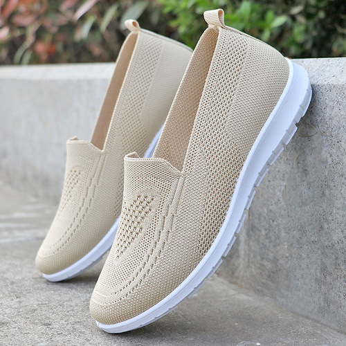 Old Beijing cloth shoes for women 2024 cross-border new style fly woven shoes casual shoes foreign trade soft sole middle-aged and elderly mother's shoes