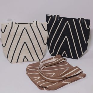 ����ŮС���OӋ���˼yˮͰ��ᘿ��μ��������ͨ��ˮͰ�������